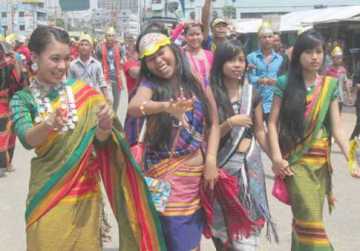বৈসাবি উৎসব ঘিরে পাহাড়ের জনপদে পাহাড়ি-বাঙ্গালির সম্মিলন